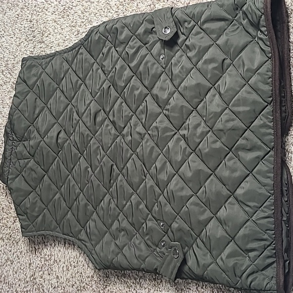 Tahari Green Quilted Vest with Diamond Pattern - Picture 7 of 9